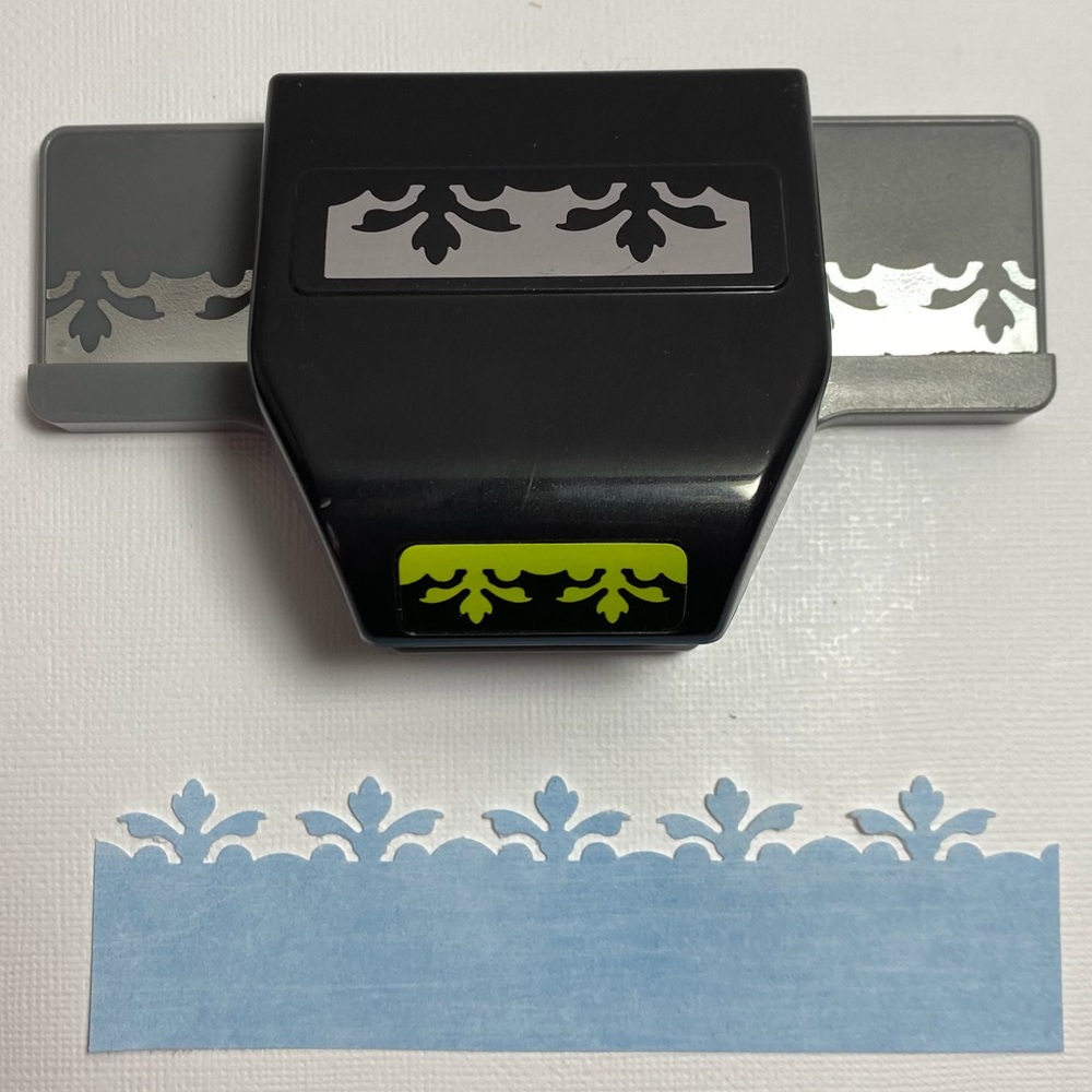 EK Success Edger Punch - Acanthus Leaf